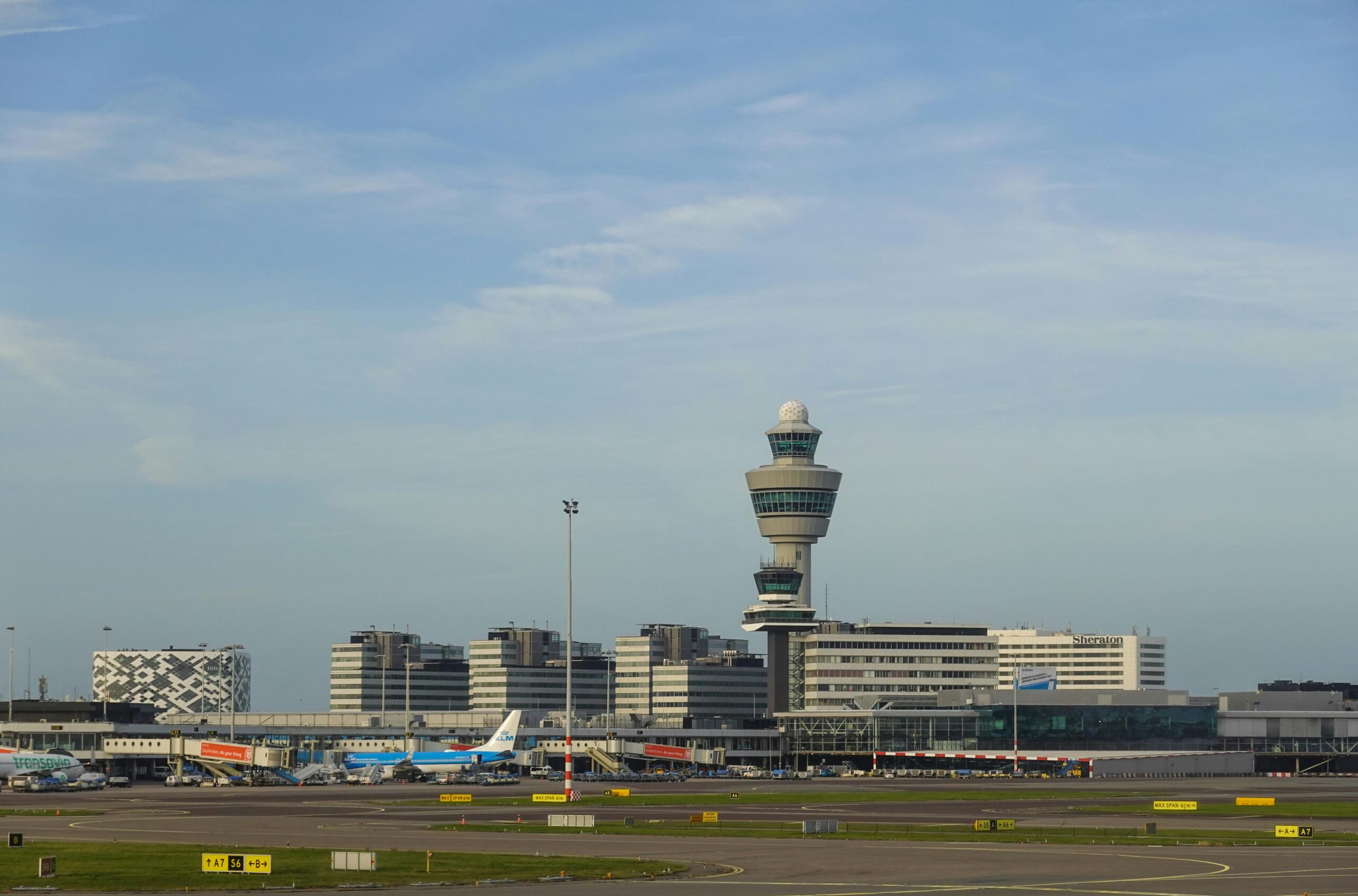 Informe revela escasez de personal en torre de control durante accidente aéreo en Washington D.C.